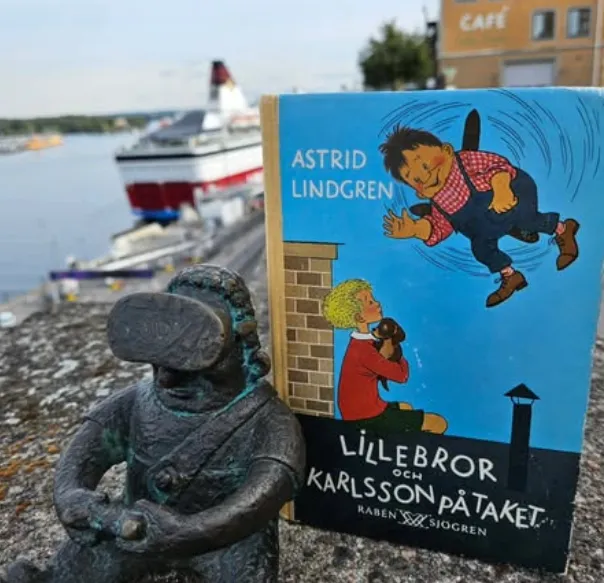 Karlsson på taket flyger med propeller